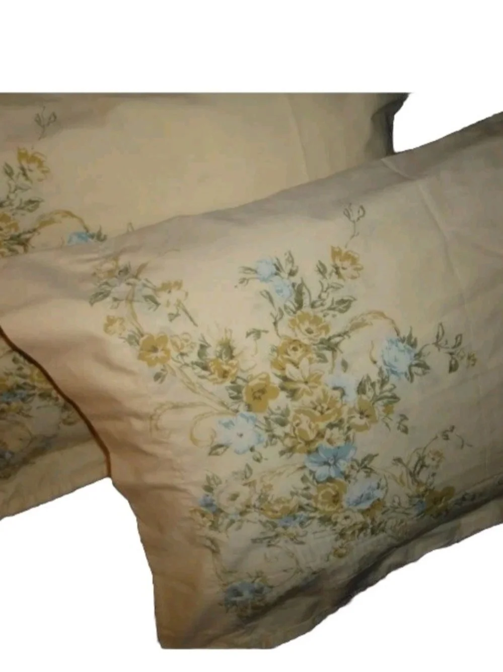 2 VTG UTICA  FLORAL STANDARD PILLOWCASES 1 Embellished Case